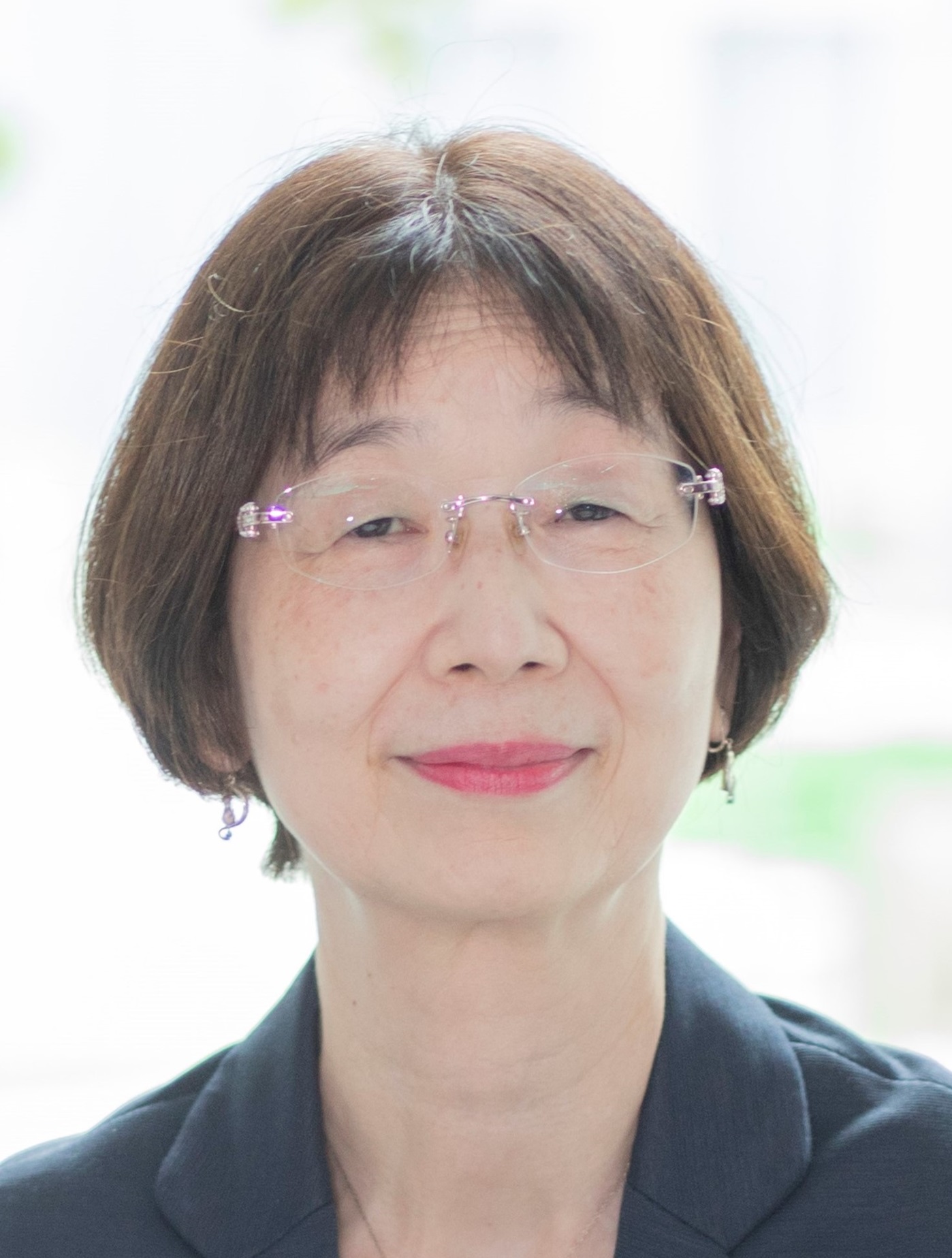 理事（非常勤）定行 まり子