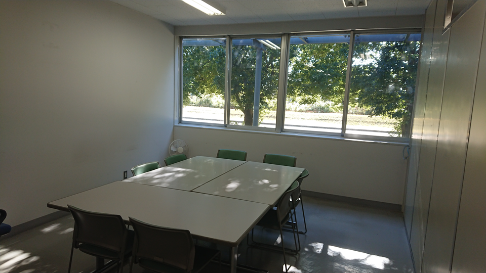 浄化槽試験所の会議室